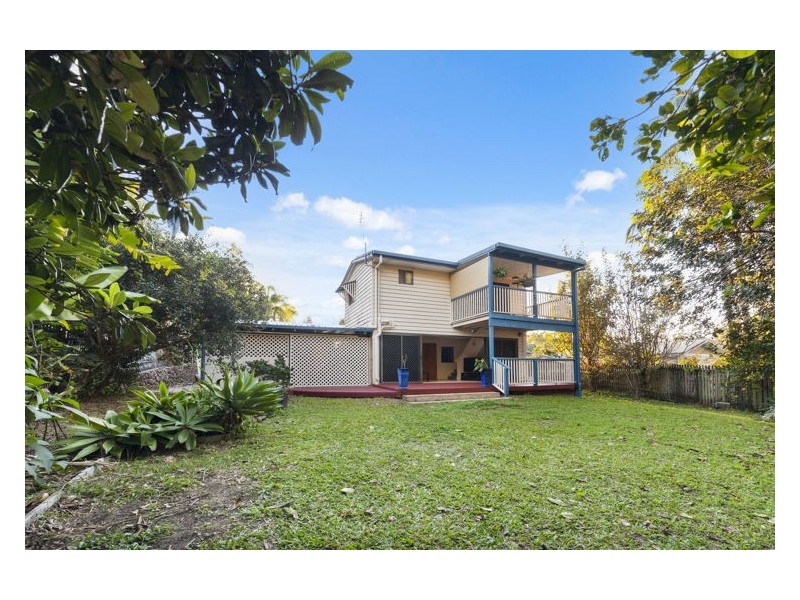 18 Thomas Crescent, Nambour QLD 4560