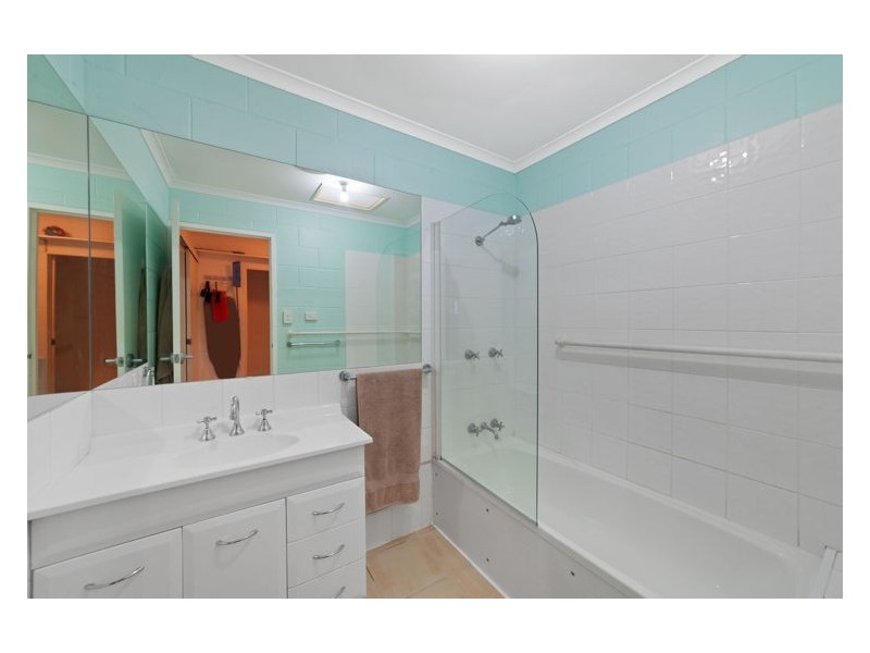 18 Thomas Crescent, Nambour QLD 4560