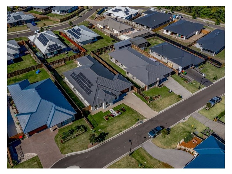 13 Fryar Crescent, Yandina QLD 4561