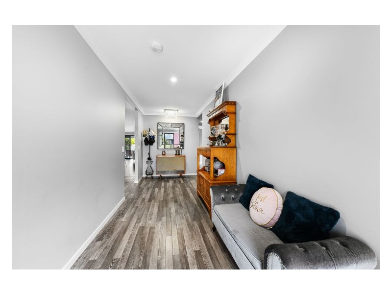 32 Bedford Circuit, Coes Creek QLD 4560