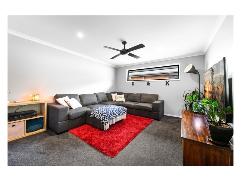 32 Bedford Circuit, Coes Creek QLD 4560