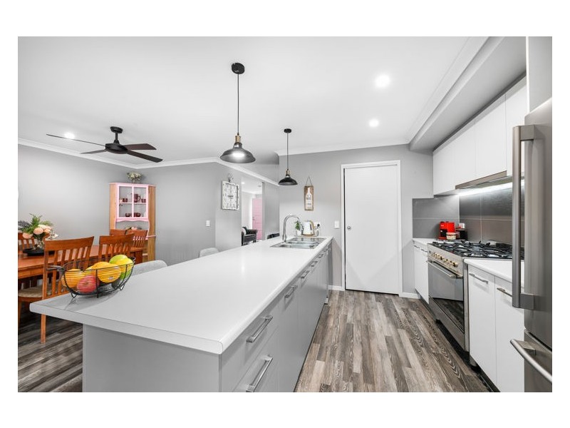 32 Bedford Circuit, Coes Creek QLD 4560