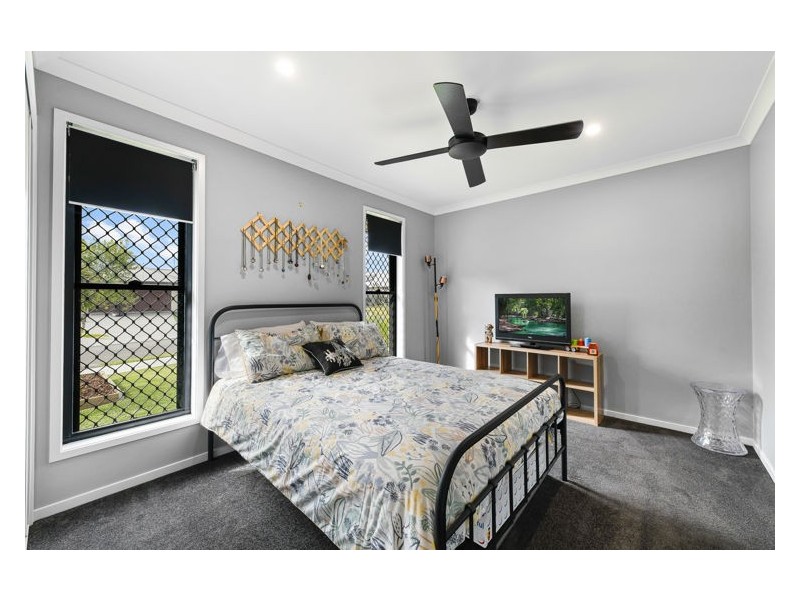 32 Bedford Circuit, Coes Creek QLD 4560