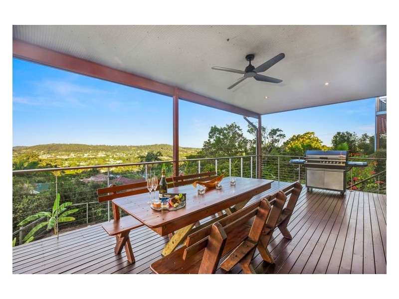 9 Pearl Parade, Nambour QLD 4560