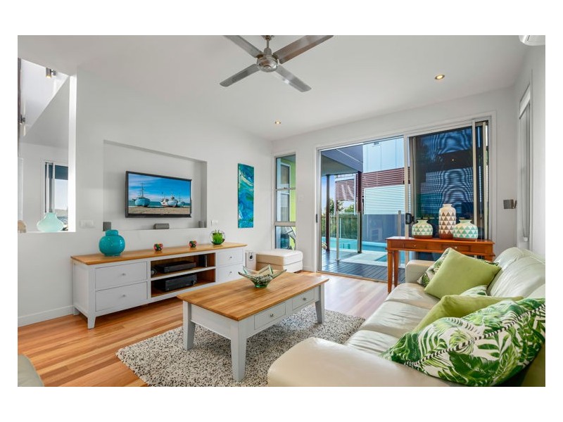 9 Pearl Parade, Nambour QLD 4560