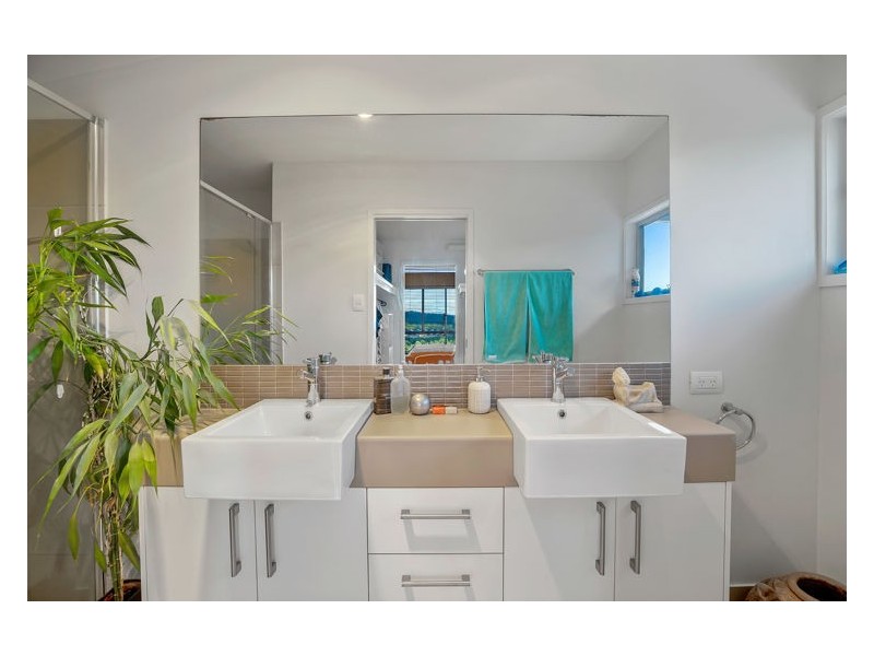 9 Pearl Parade, Nambour QLD 4560