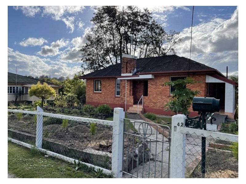42 Netherton Street, Nambour QLD 4560