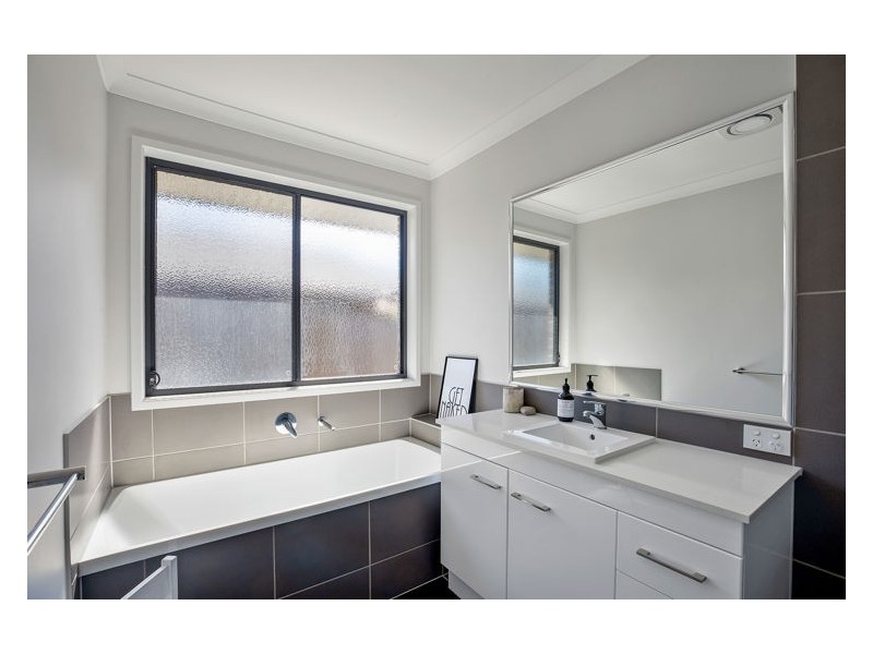 24 Maroochy Circuit, Yandina QLD 4561