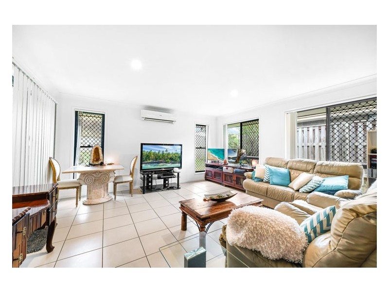 32 Presentation Boulevard, Nambour QLD 4560