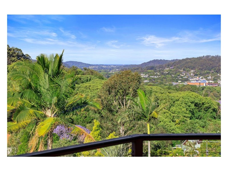 8 Pearl Parade, Nambour QLD 4560