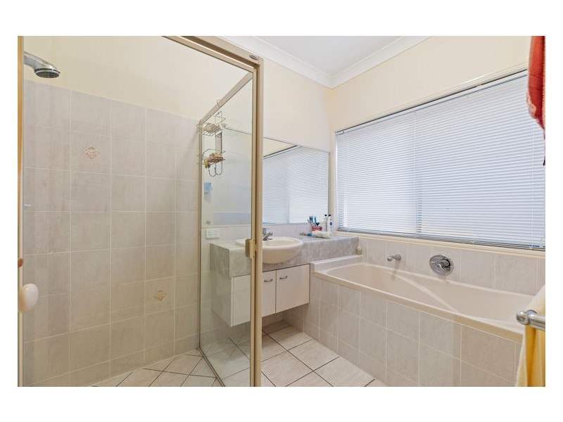 8 Pearl Parade, Nambour QLD 4560