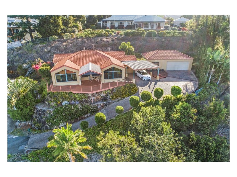 8 Pearl Parade, Nambour QLD 4560