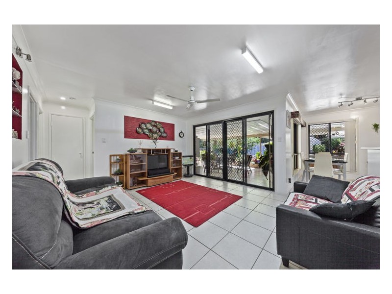 4 Fernlea Street, Burnside QLD 4560