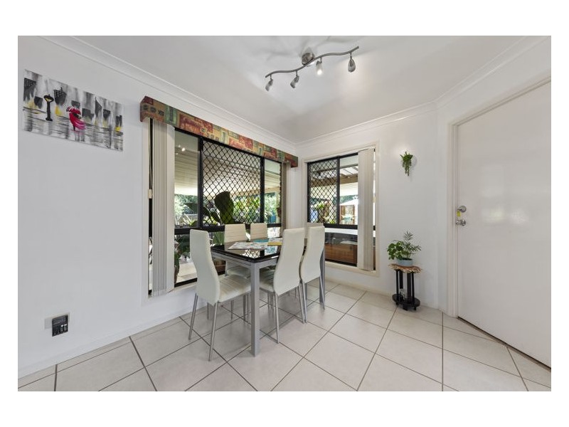 4 Fernlea Street, Burnside QLD 4560