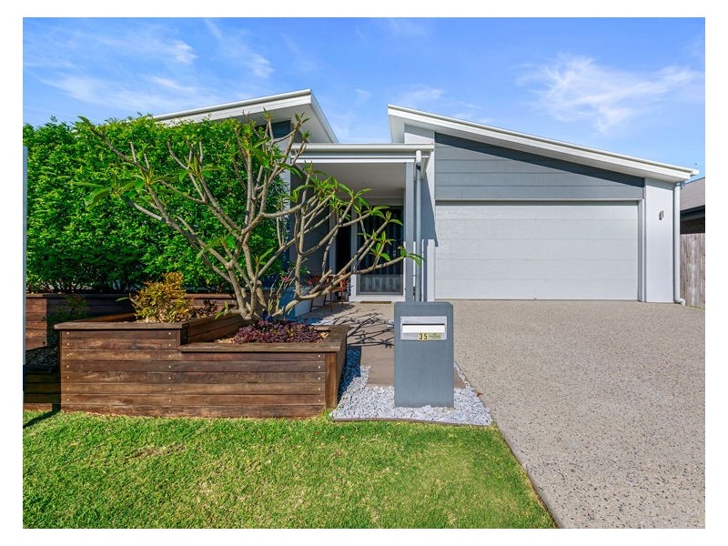 35 Honeyeater Place, Bli Bli QLD 4560
