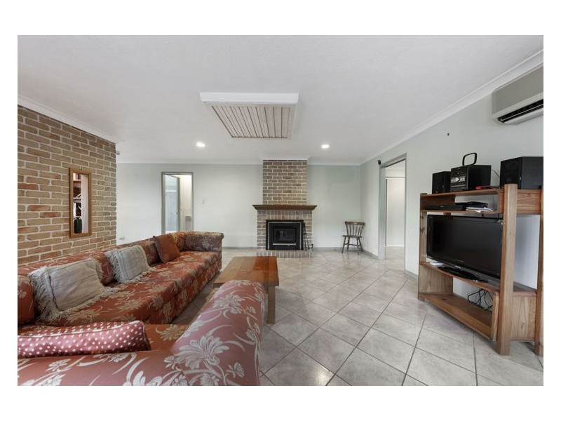 8 Albatross Avenue, Nambour QLD 4560