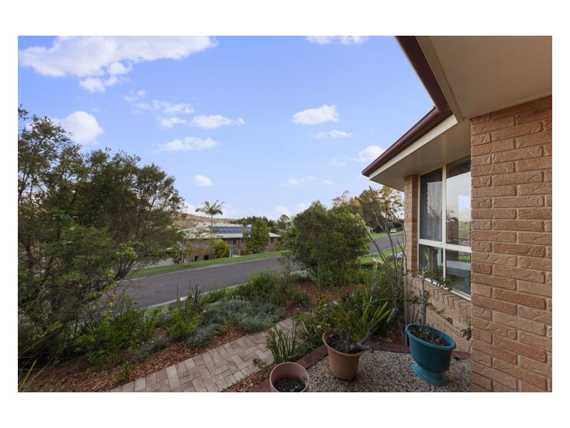 8 Albatross Avenue, Nambour QLD 4560
