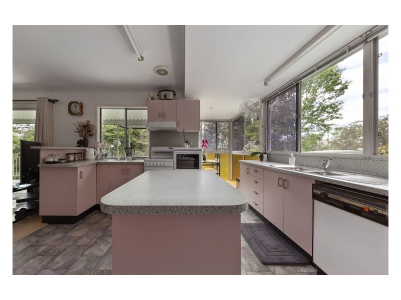 101 Towen Mount Road, Towen Mountain QLD 4560