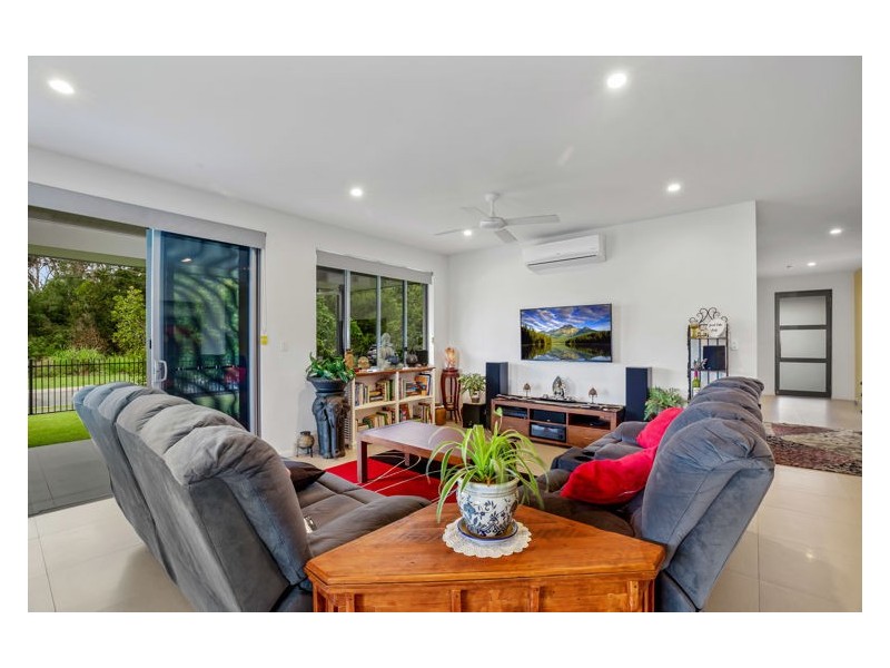 59 Retreat Crescent, Yandina QLD 4561