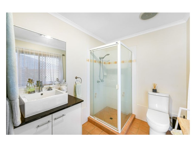 5 Robertson Drive, Burnside QLD 4560