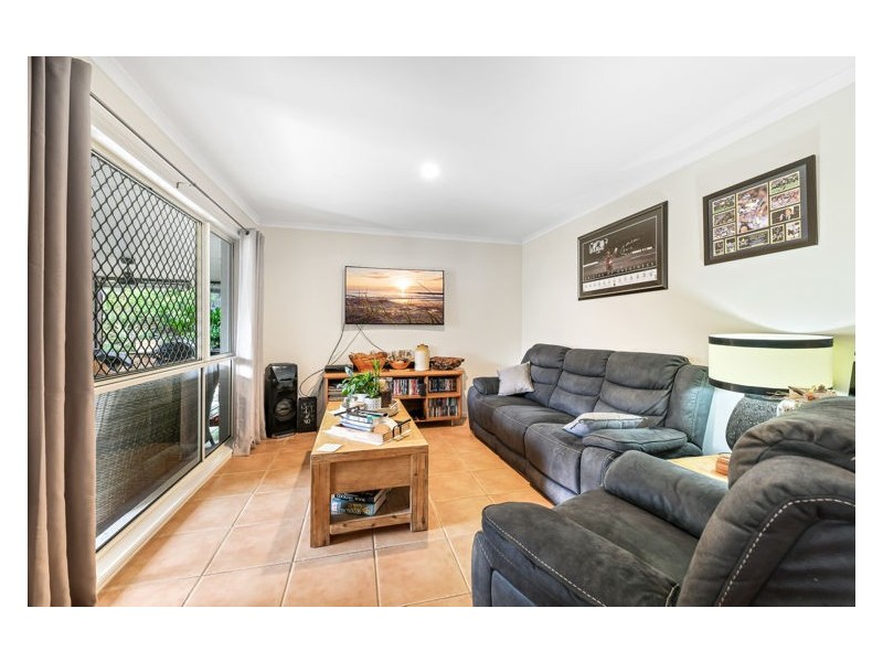 5 Robertson Drive, Burnside QLD 4560