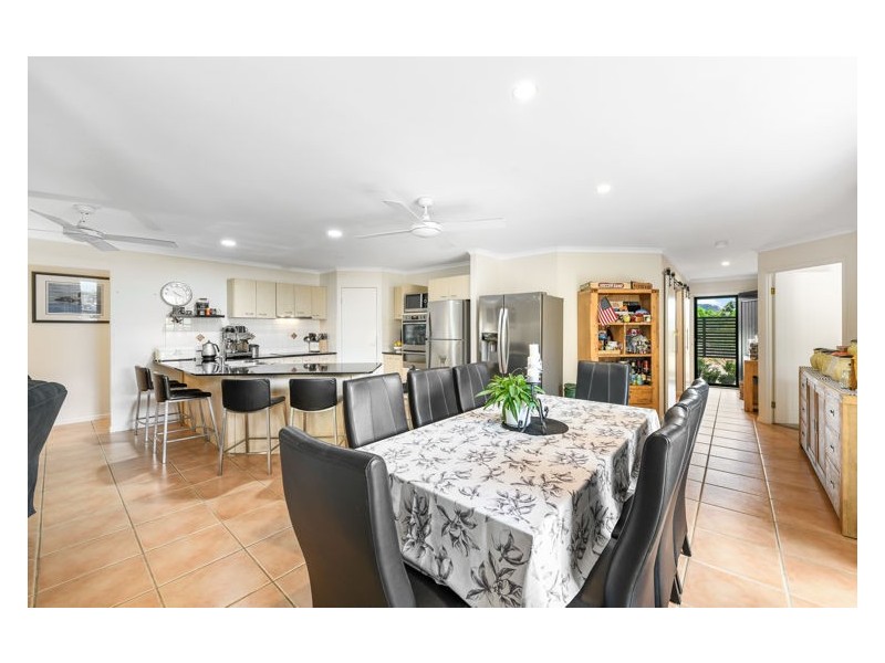 5 Robertson Drive, Burnside QLD 4560