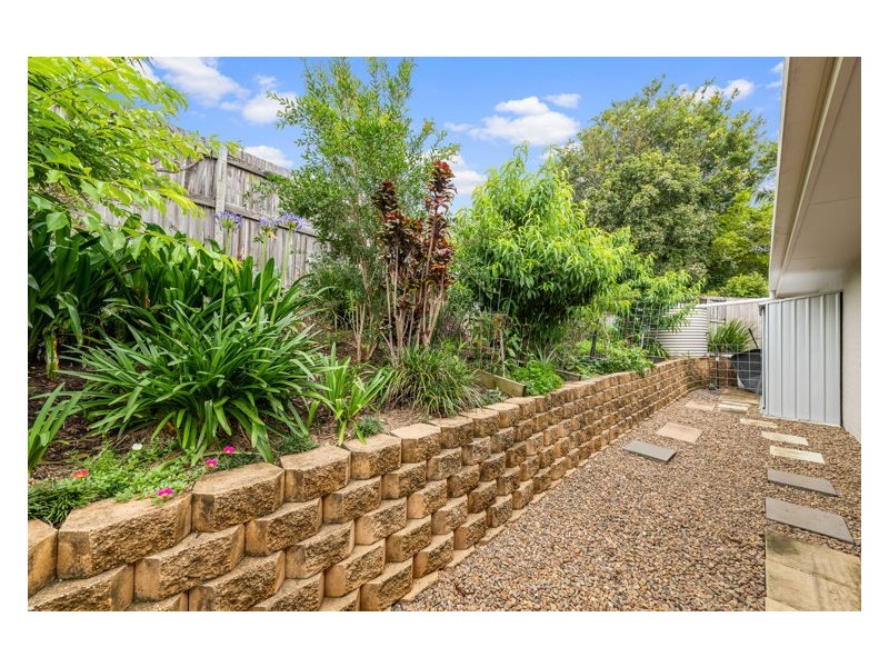 5 Robertson Drive, Burnside QLD 4560