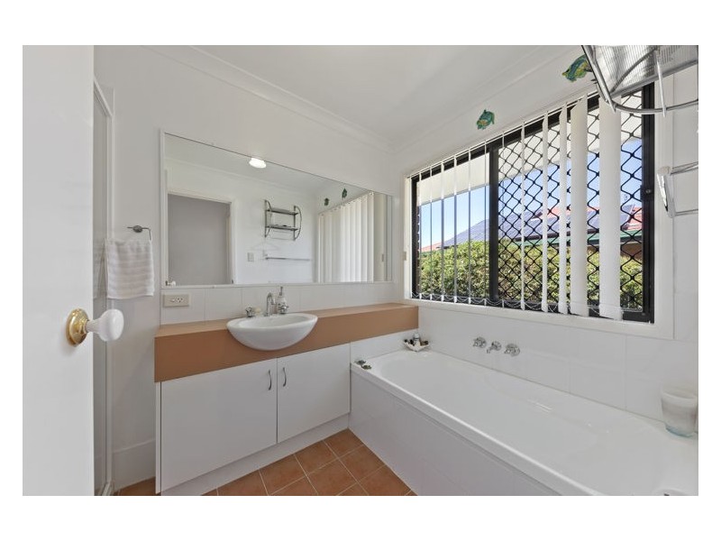 4 Fernlea Street, Burnside QLD 4560