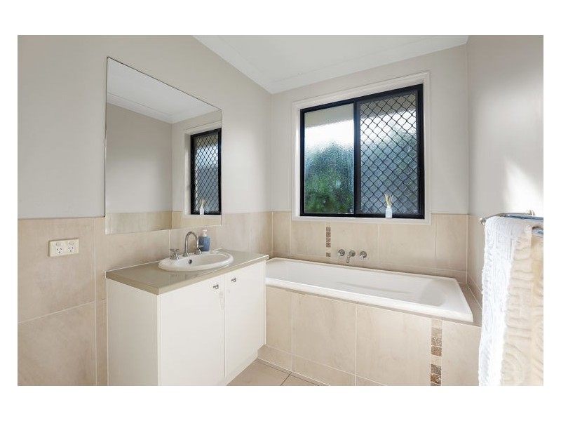 10 Presentation Boulevard, Nambour QLD 4560