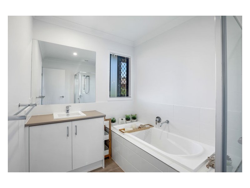 16 Reo Place, Yandina QLD 4561