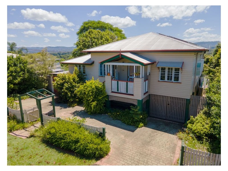 12 Pine Grove Road, Woombye QLD 4559