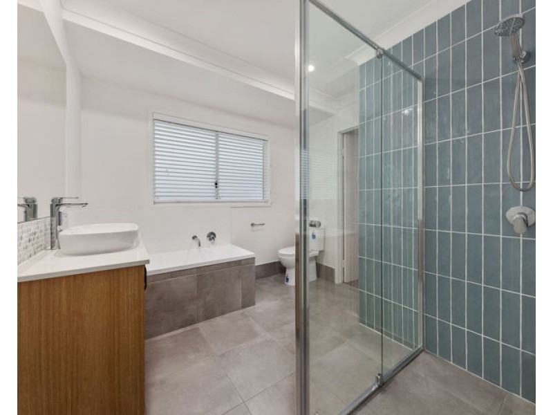 32 Lachlan Ave, Nambour QLD 4560