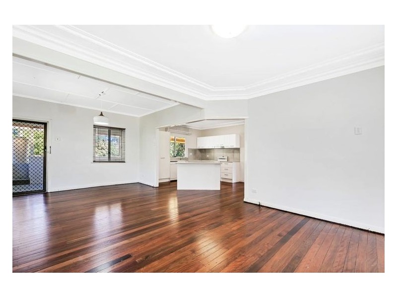 17 Mount Pleasant Road, Nambour QLD 4560