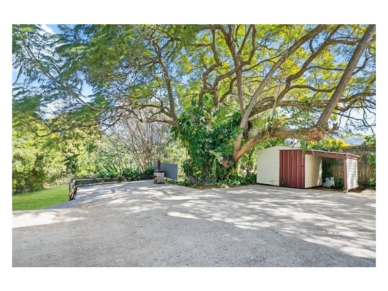 17 Mount Pleasant Road, Nambour QLD 4560