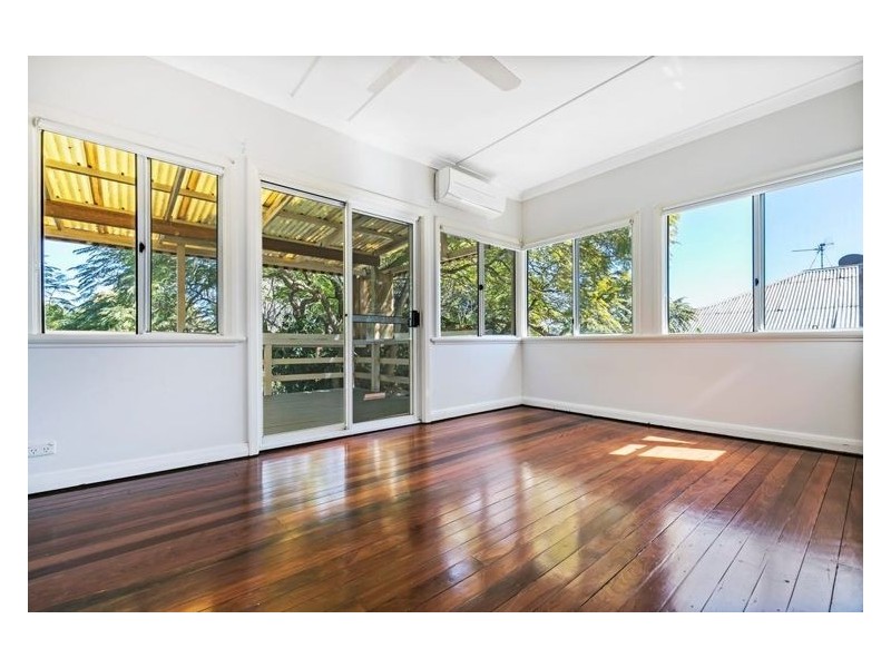 17 Mount Pleasant Road, Nambour QLD 4560