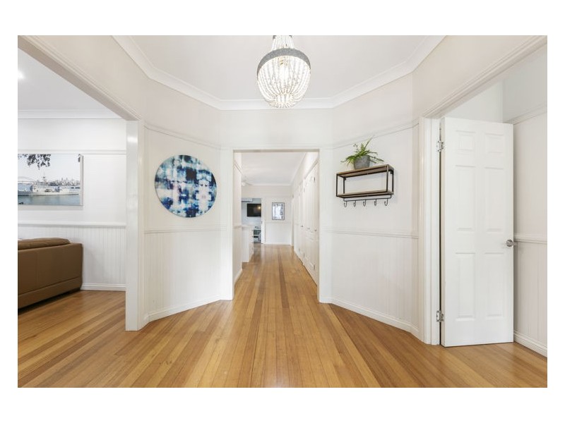 242 Diamond Valley Road, Diamond Valley QLD 4553