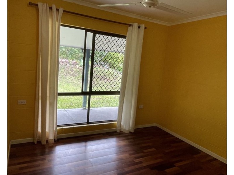 18 Thomas Crescent, Nambour QLD 4560