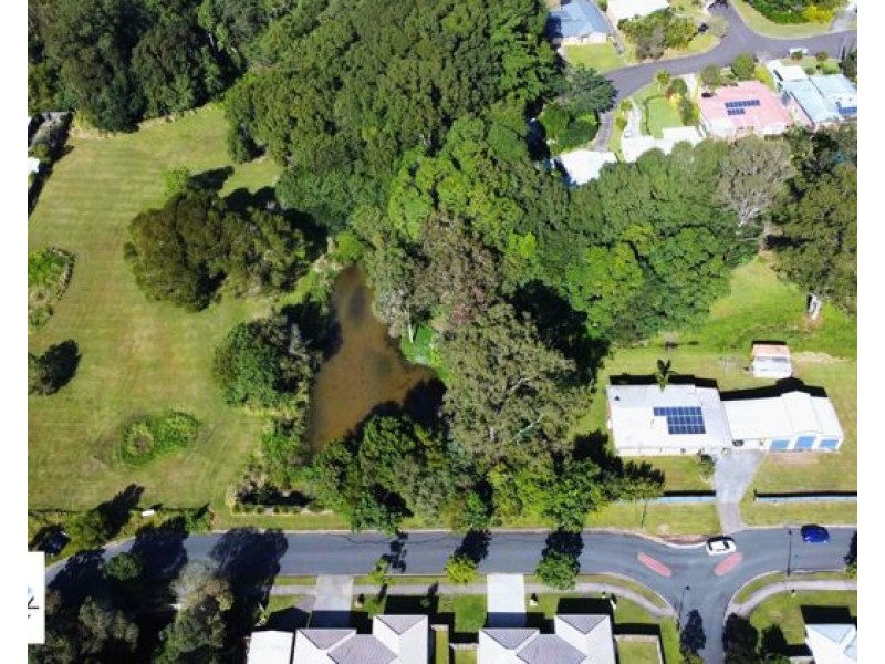 ‘The Retreat’ – COES CREEK, Coes Creek QLD 4560