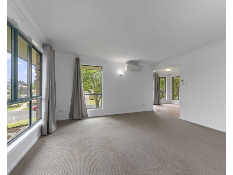 1 Killarney Crescent, Nambour QLD 4560