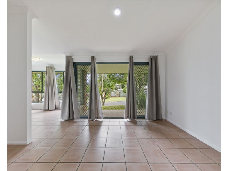 1 Killarney Crescent, Nambour QLD 4560