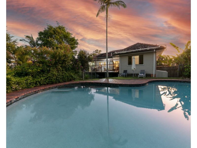 37 Oxleigh Crescent, Nambour QLD 4560