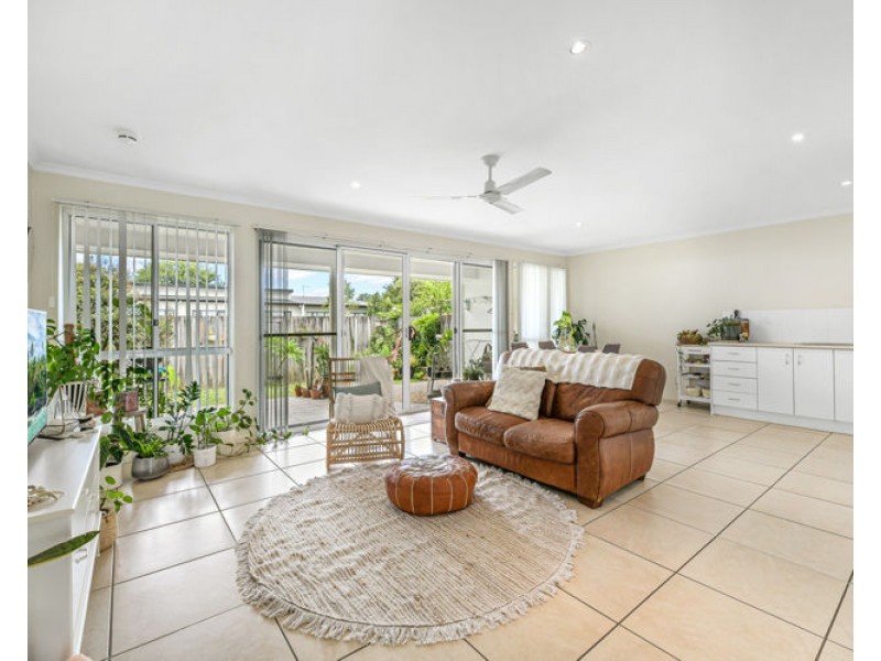 2/1 Pine Street, Nambour QLD 4560