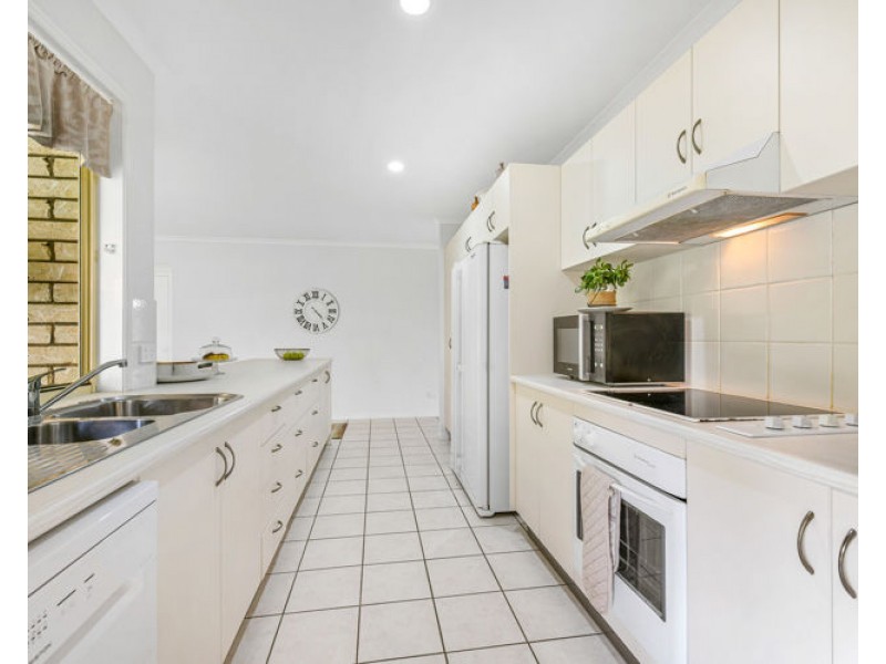 11 Robertson Drive, Burnside QLD 4560