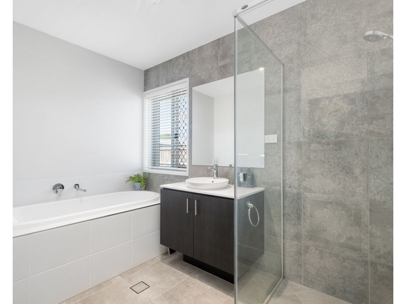 15 Fryar Crescent, Yandina QLD 4561