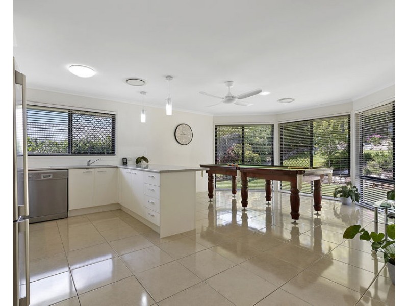 63 Robertson Drive, Burnside QLD 4560