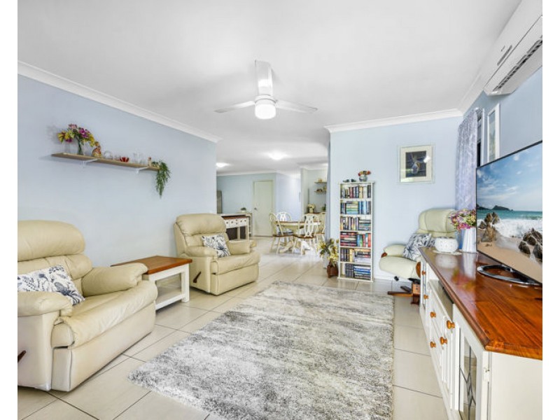 1/6 Betsy Way, Nambour QLD 4560