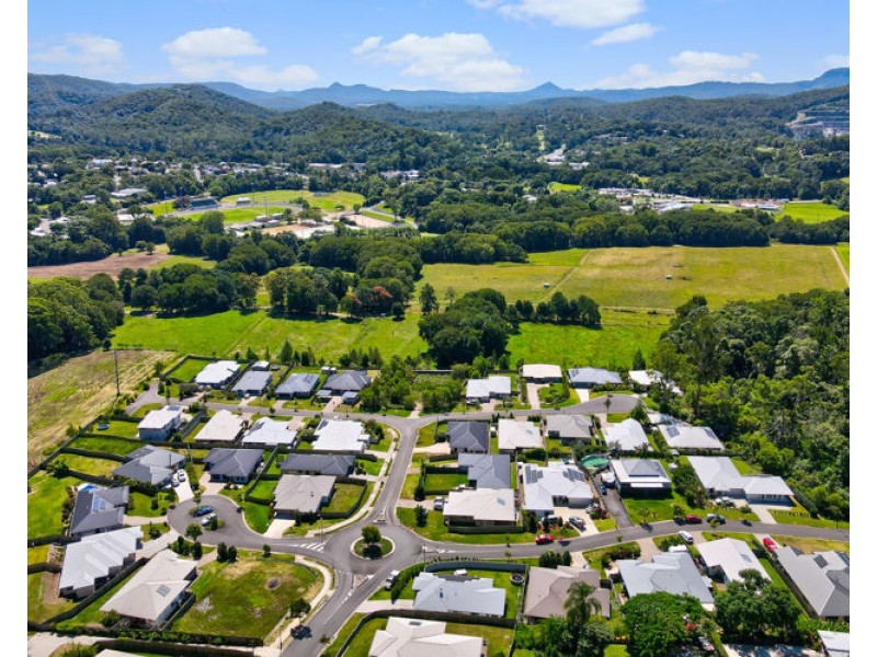 1/6 Betsy Way, Nambour QLD 4560