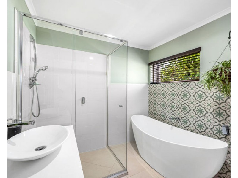 25 Panorama Drive, Nambour QLD 4560