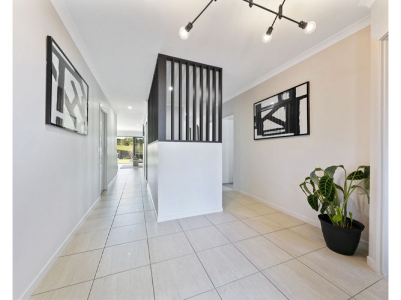 14 Reflection Court, Nambour QLD 4560