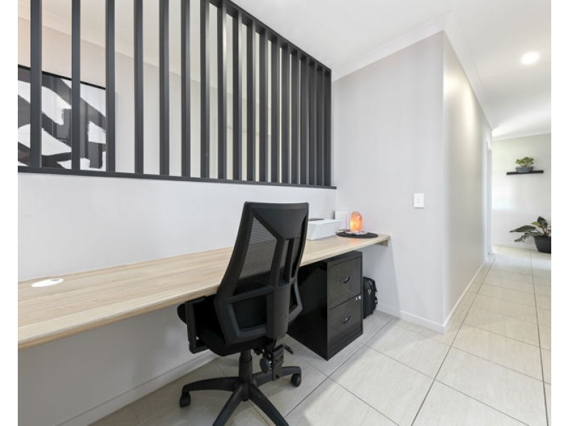 14 Reflection Court, Nambour QLD 4560